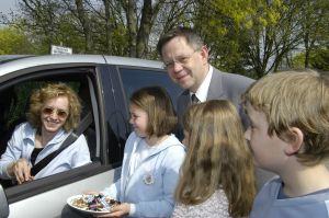 Diese Dame fuhr die vorgeschriebenen 30 km/h vor der Schule