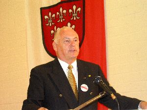 Klaus Wagner, der Vorsitzende des Verkehrssicherheitskreises des ADAC, hatte eine sehr gute Idee, wie sich später herausstellen wird