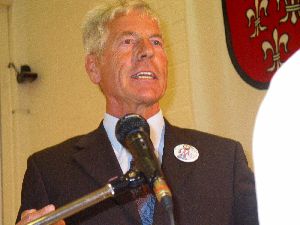 Ministerialdirigent Dr. Wittmann vertrat den kurzfristig verhinderten Staatssekretär Freller vom Bay. Staatsministerium für Unterricht und Kultus sehr gekonnt und ergänzte seinen Vortrag mit eigenen Vorfällen mit Kindern in der Verkehrswirklichkeit in Oberbayern, die - Gott sei Dank - alle gut ausgingen