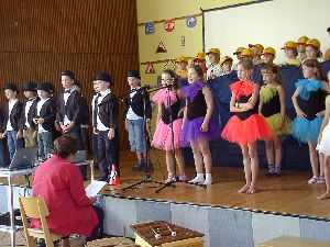 Und jetzt sieht man es deutlich: Die bunten M&auml;dchen sind hell(e)!