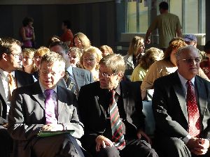 Da sitzt ER links neben seinem oberfr&auml;nkischen Schulmeister, dem Herrn Abteilungsdirektor Brosig von der Schulabteilung der Regierung von Oberfranken