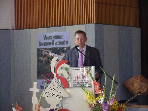 Jetzt ist er wieder der Herr Freller, wie wir ihn lieben: Lustig, f&ouml;hlich und ein bisschen verschmitzt l&auml;chelnd.