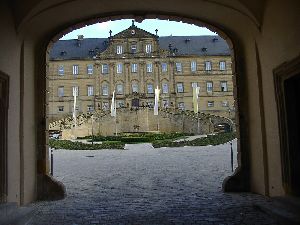 Durch dieses Tor musst Du gehen ...