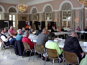 Aufmerksame Zuhörer, ohne Zwischenfragen, einfach offen und interessiert