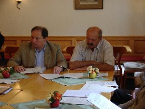 So viele Folien und so viel Papier – da muss man durch