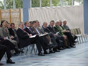 Die Ehrengäste klein ...