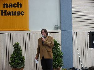 ... und ganz groß: Der Moderator, Bernd Vogel (Lehrer von Beruf und Richter von Berufung bei den diesjährigen Agnes - Bernauer - Festspielen)