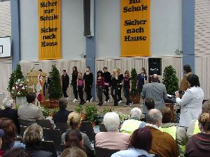 ... und weil es so schön war, hier gleich nochmals die tanzenden Kinder von St. Josef.