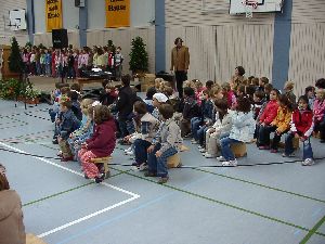 Da sitzen sie also brav und warten auf die Dinge, die da kommen werden