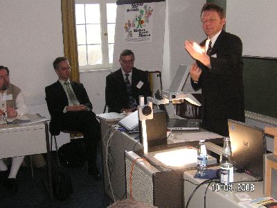 Institutsrektor Markus Wrle vom Seminar Bayern auch am Nachmittag mit Temperament und Sachverstand