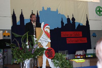 Der Landkreis Wrzburg wird durch den stellvertretenden Landrat Herrn Manfred Lndner vertreten