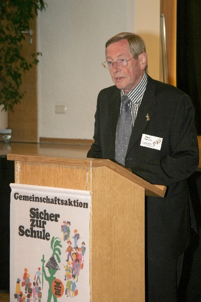 Eröffnung der Pressekonferenz durch den Geschäftsführer der Gemeinschaftsaktion „Sicher zur Schule – Sicher nach Hause“, Walter Schwab