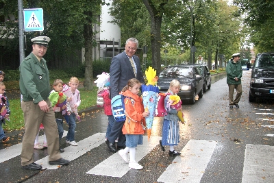 Erste Übungen mit Herrn Herrmann und Herrn Voit