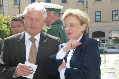 Frau Ministerialrätin Els erklärt Herrn Behlert vom ADAC die folgende Vorführung mit dem sog. „Toten Winkel“