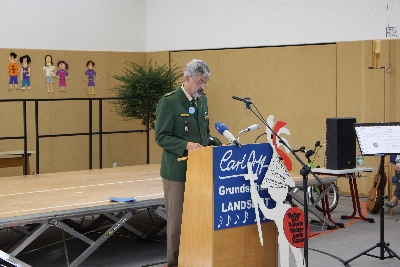 Schon geht es mit den Grußworten los: Nach dem Oberbürgermeister und dem stellv. Landrat (ohne Bilder) kam der Polizeipräsident von Niederbayern zu Wort ...