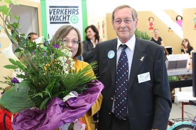 Mit besonderer Freude bedankt sich der Geschäftsführer bei seiner früheren Seminaristin und heutigen tüchtigen Schulamtsdirektorin, Frau Gabi Reißenweber, die viel zum guten Gelingen der Veranstaltung beigetragen hat
