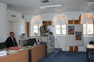 Auch der Landesgeschäftsführer Rainer Salz von der Landesverkehrswacht Bayern lässt es sich nicht nehmen und stellt jedem der drei Seminare die sehr erfolgreiche und breit gefächerte Arbeit seiner Organisation vor