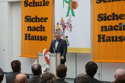 Der Bayerische Innenminister Joachim Herrmann, ein treuer und sehr gerne gesehener Gast bei den Pressekonferenzen der GA, bei seinen Ausfhrungen zur Bedeutung der Jugendverkehrsschulen im Allgemeinen und zum Linksabbiegen im Besonderen