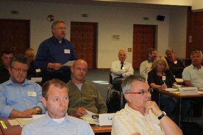 Beginn mit Berichten von der Front